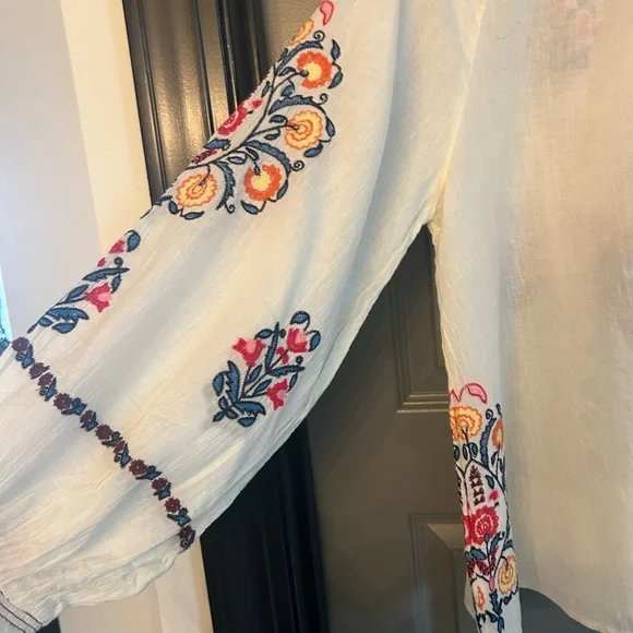 Sundance Catalog Emile Embroidered Blouse size L - Picture 6 of 8